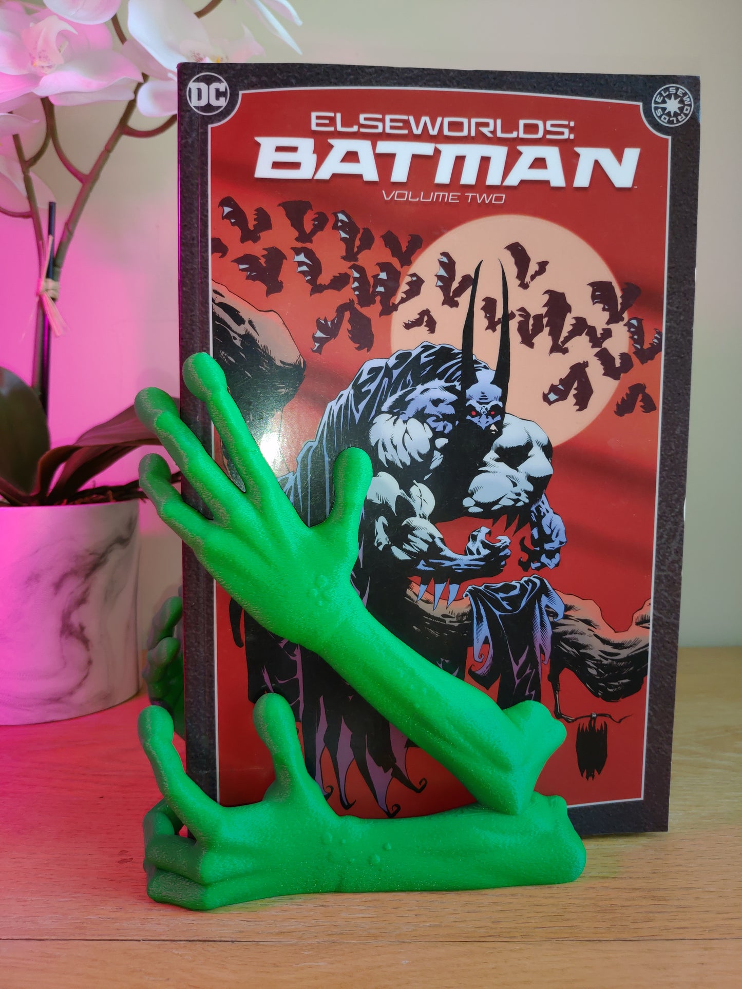 Shelf Invader Alien Bookend