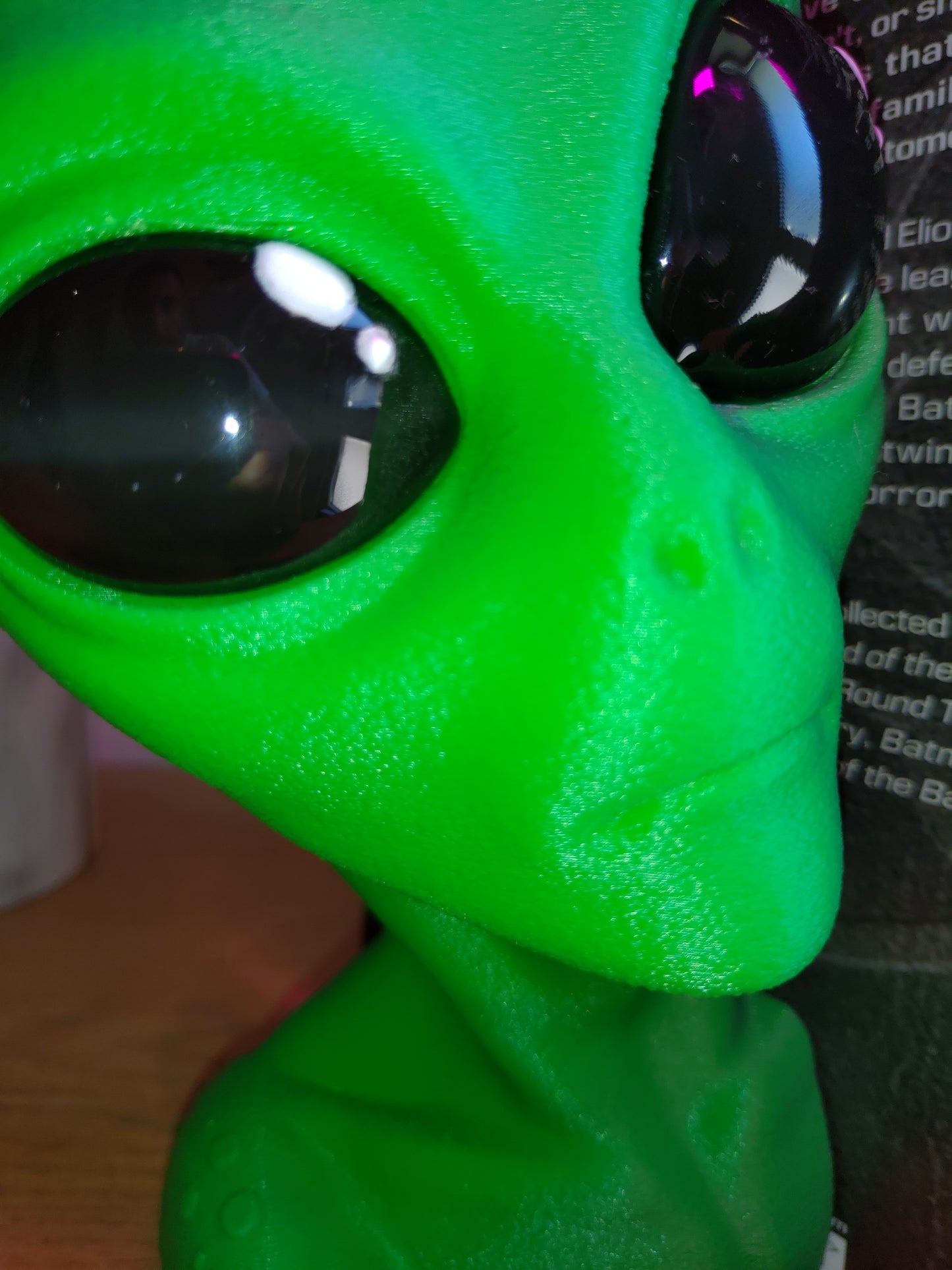 Shelf Invader Alien Bookend